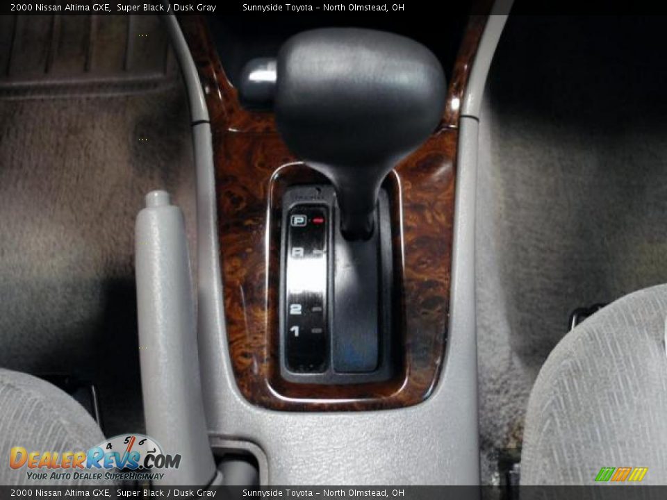 2000 Nissan Altima GXE Super Black / Dusk Gray Photo #16