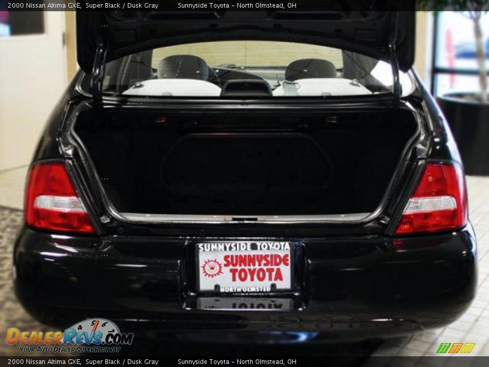 2000 Nissan Altima GXE Super Black / Dusk Gray Photo #19