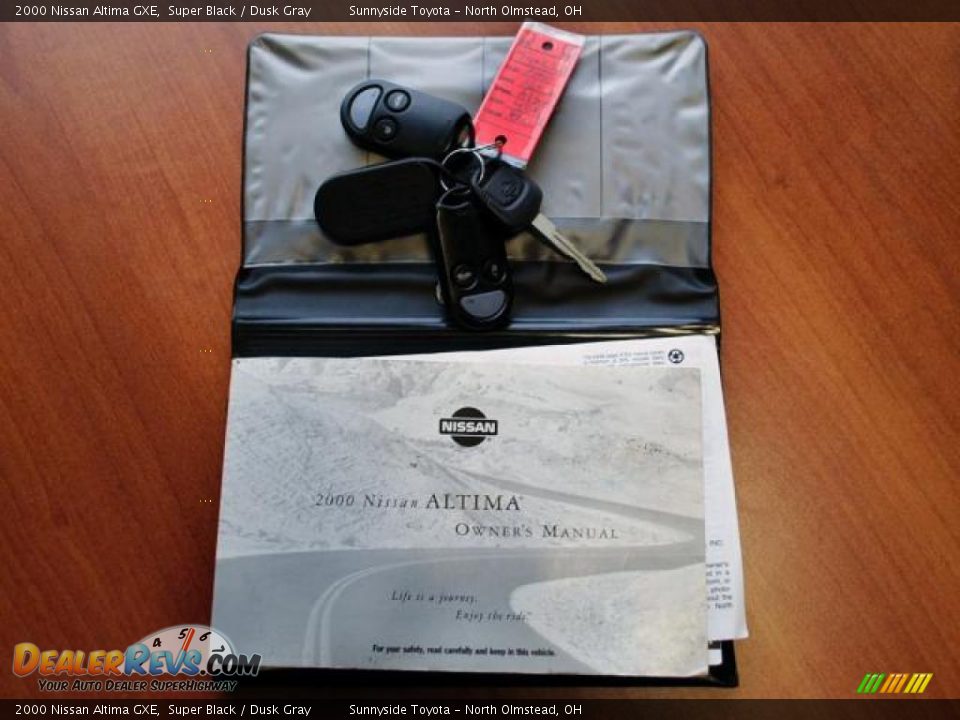 2000 Nissan Altima GXE Super Black / Dusk Gray Photo #20