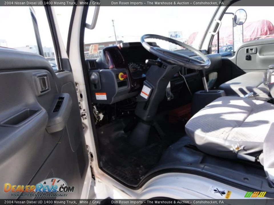 2004 Nissan Diesel UD 1400 Moving Truck White / Gray Photo #14