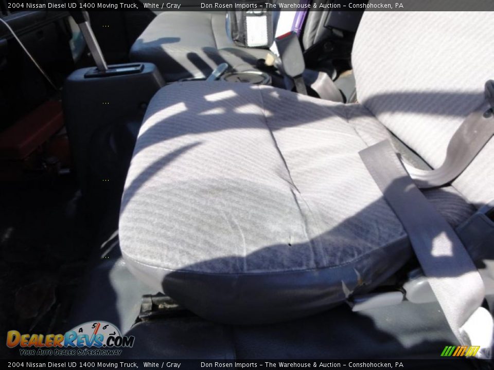 2004 Nissan Diesel UD 1400 Moving Truck White / Gray Photo #17