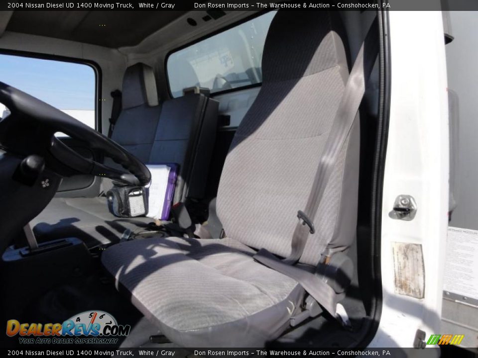 2004 Nissan Diesel UD 1400 Moving Truck White / Gray Photo #18