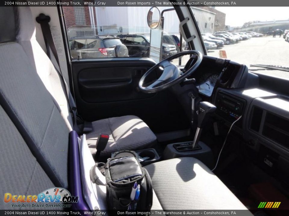 2004 Nissan Diesel UD 1400 Moving Truck White / Gray Photo #20