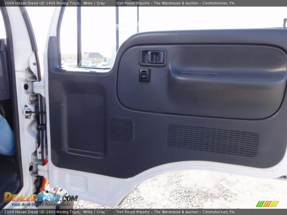 2004 Nissan Diesel UD 1400 Moving Truck White / Gray Photo #22
