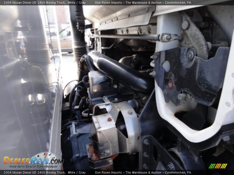 2004 Nissan Diesel UD 1400 Moving Truck White / Gray Photo #24