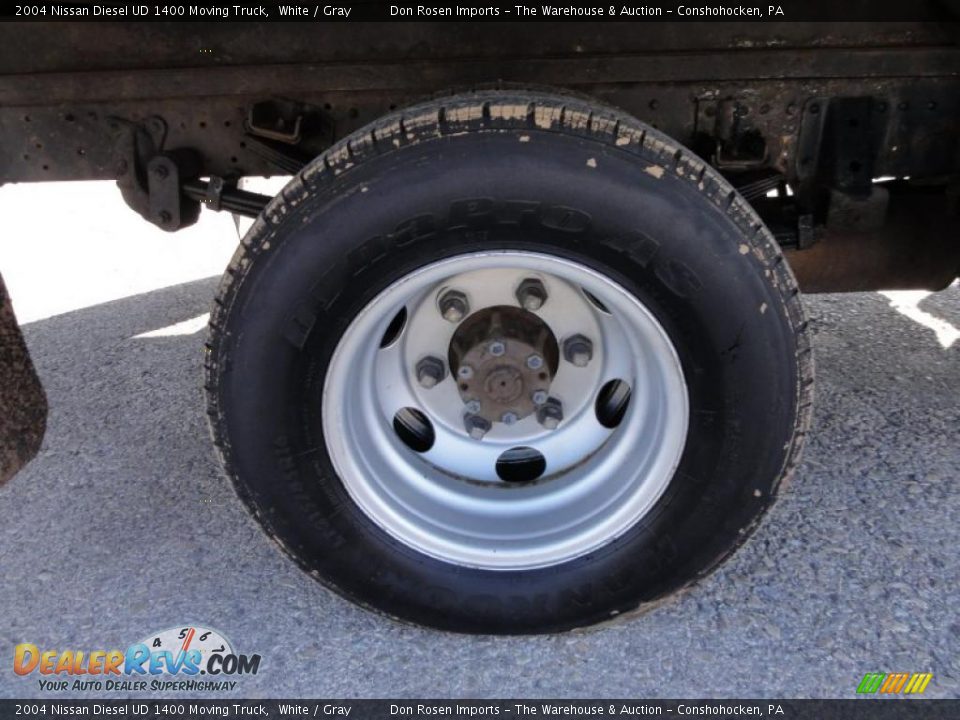 2004 Nissan Diesel UD 1400 Moving Truck White / Gray Photo #26