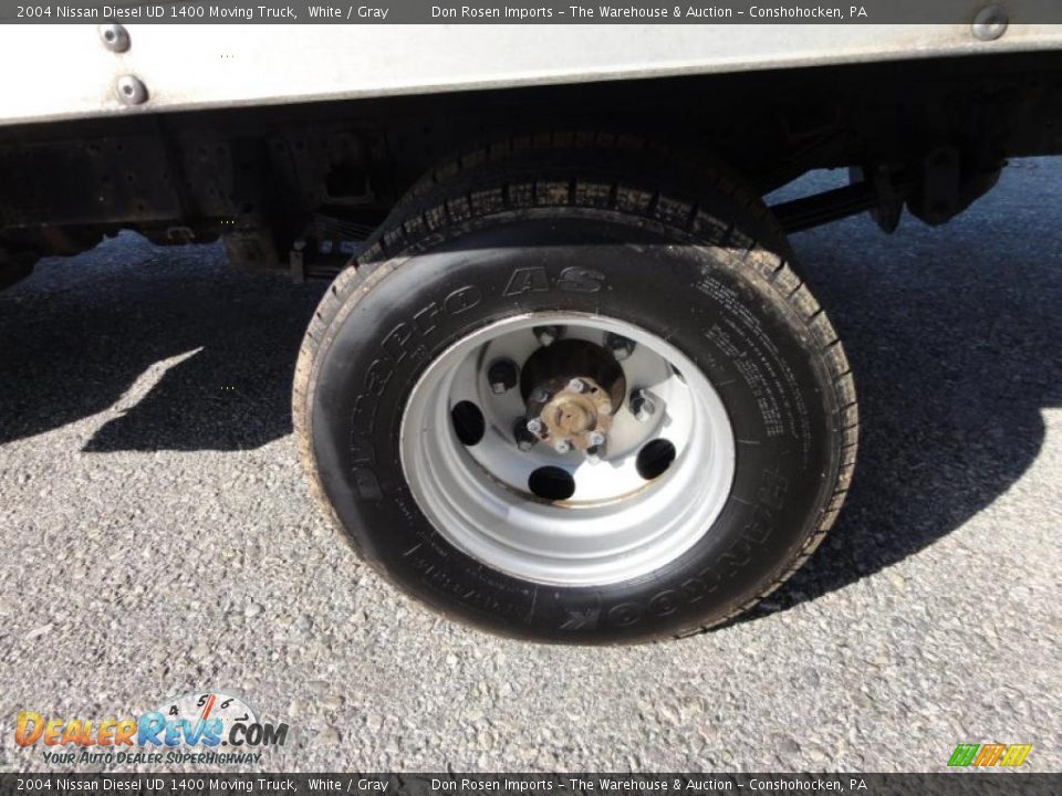 2004 Nissan Diesel UD 1400 Moving Truck White / Gray Photo #31