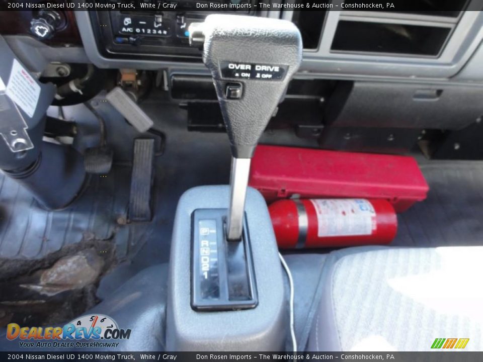2004 Nissan Diesel UD 1400 Moving Truck White / Gray Photo #33