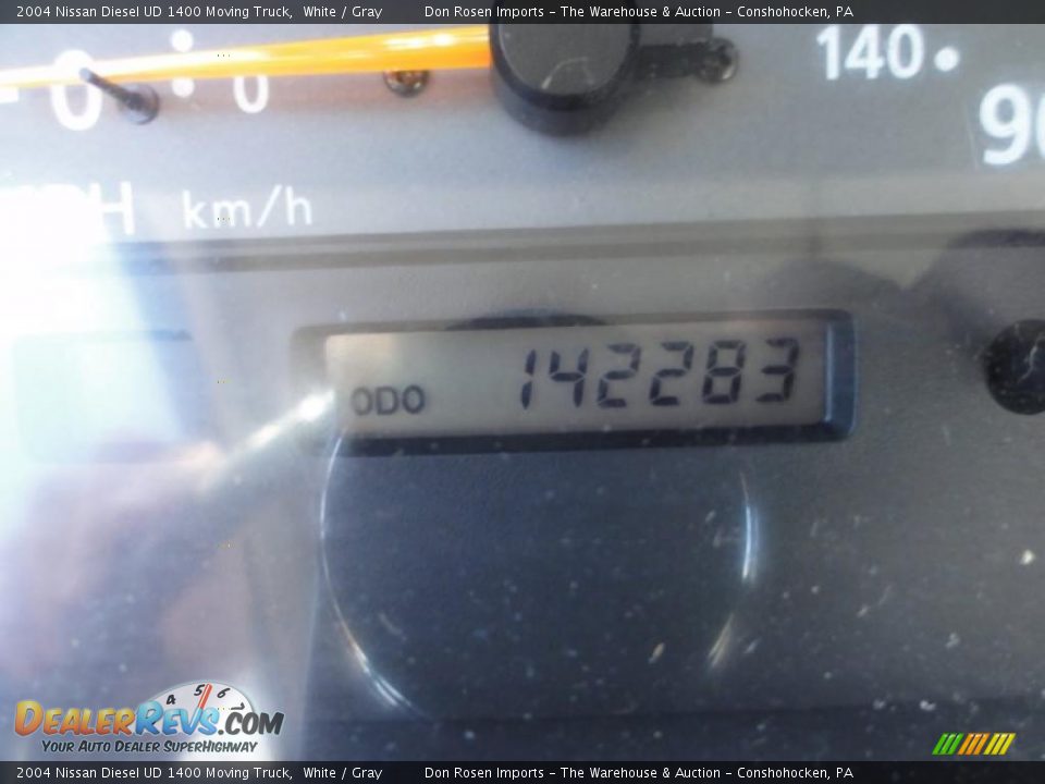 2004 Nissan Diesel UD 1400 Moving Truck White / Gray Photo #35
