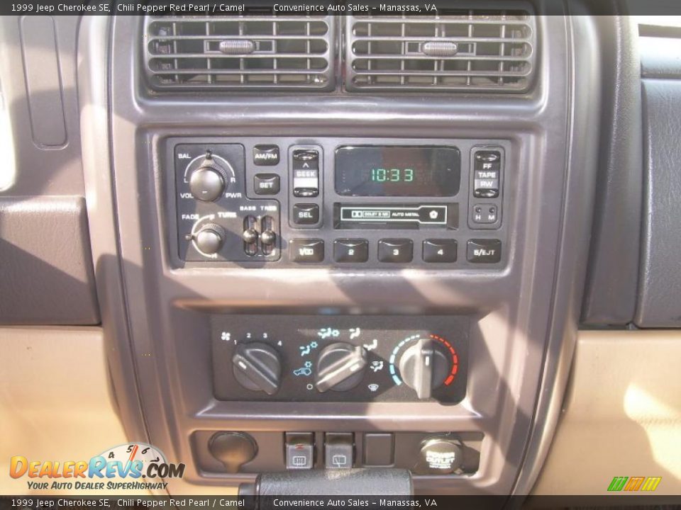 Controls of 1999 Jeep Cherokee SE Photo #15