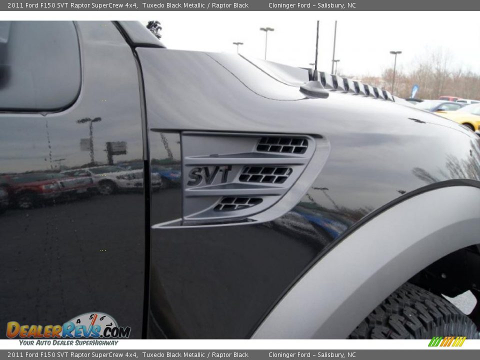 2011 Ford F150 SVT Raptor SuperCrew 4x4 Logo Photo #20