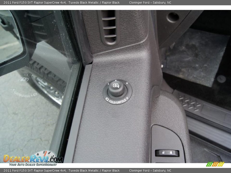 Controls of 2011 Ford F150 SVT Raptor SuperCrew 4x4 Photo #31