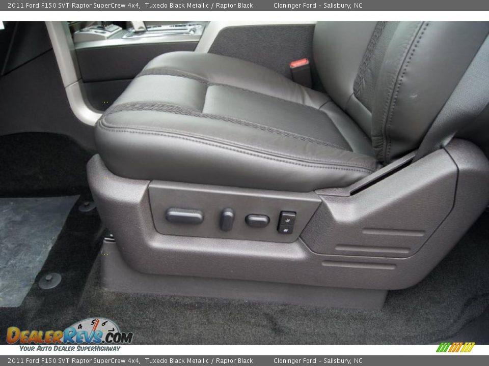 Controls of 2011 Ford F150 SVT Raptor SuperCrew 4x4 Photo #33