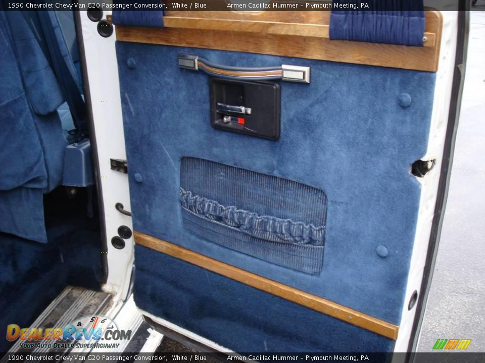 1990 Chevrolet Chevy Van G20 Passenger Conversion White / Blue Photo #23