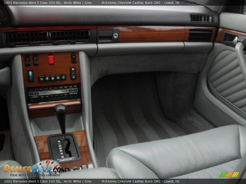 1991 Mercedes-Benz S Class 300 SEL Arctic White / Grey Photo #15