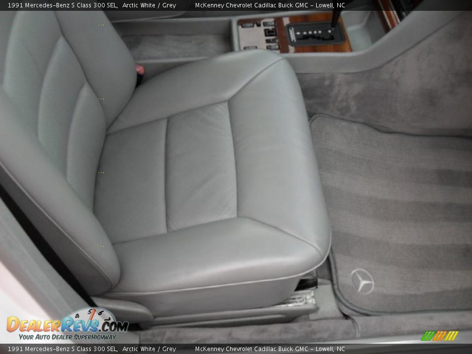 Grey Interior - 1991 Mercedes-Benz S Class 300 SEL Photo #19