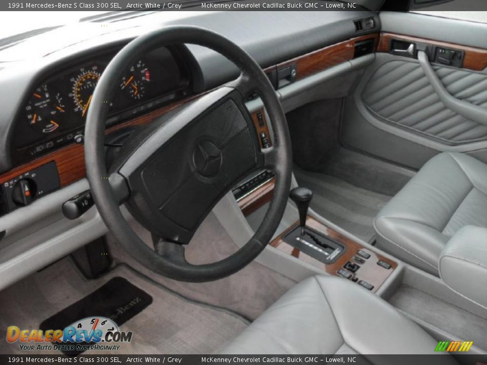 Grey Interior - 1991 Mercedes-Benz S Class 300 SEL Photo #24