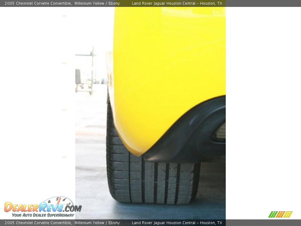 2005 Chevrolet Corvette Convertible Millenium Yellow / Ebony Photo #33