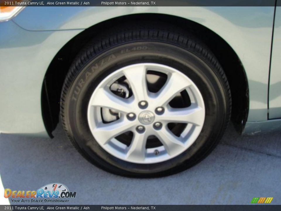 2011 Toyota Camry LE Wheel Photo #12