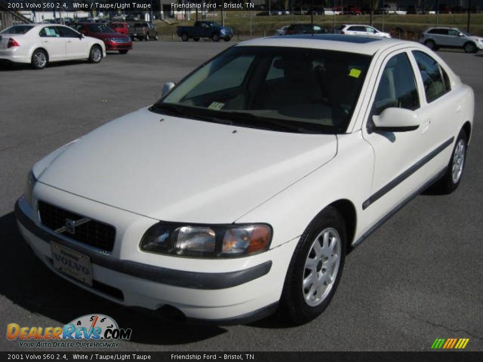 2001 Volvo S60 2.4 White / Taupe/Light Taupe Photo #2