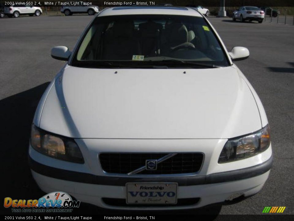 2001 Volvo S60 2.4 White / Taupe/Light Taupe Photo #3