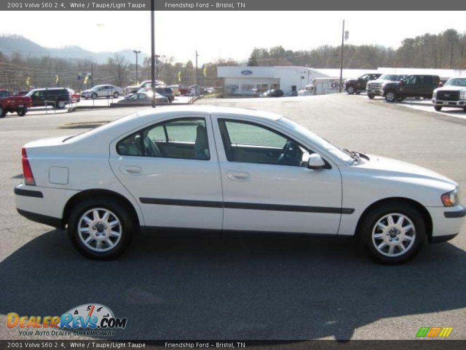 2001 Volvo S60 2.4 White / Taupe/Light Taupe Photo #5