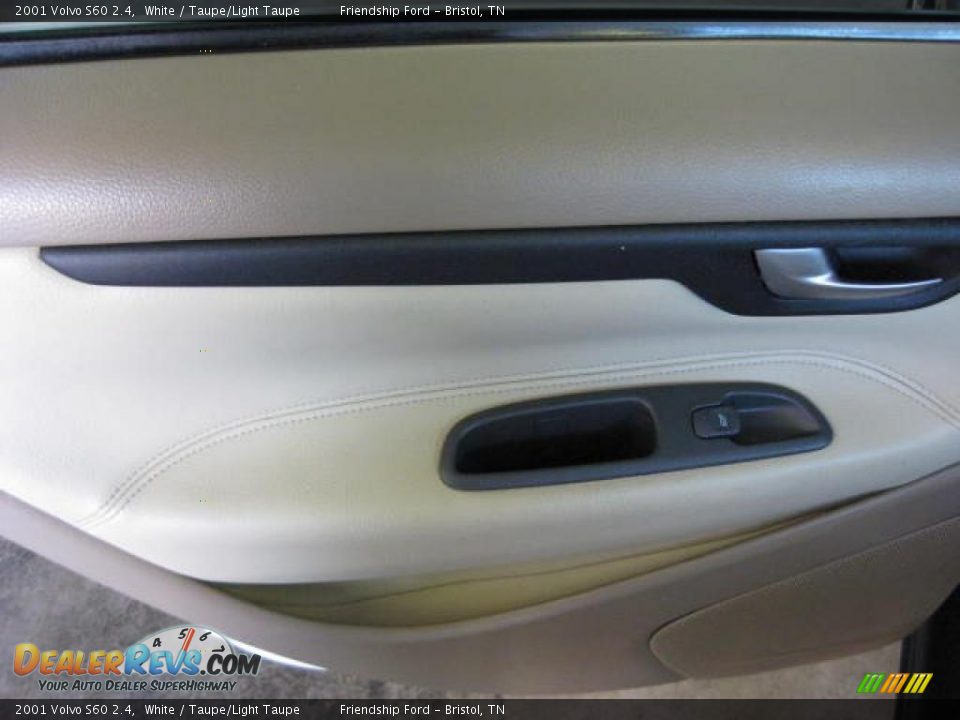 2001 Volvo S60 2.4 White / Taupe/Light Taupe Photo #18