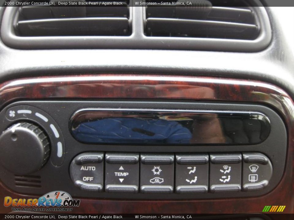 Controls of 2000 Chrysler Concorde LXi Photo #12