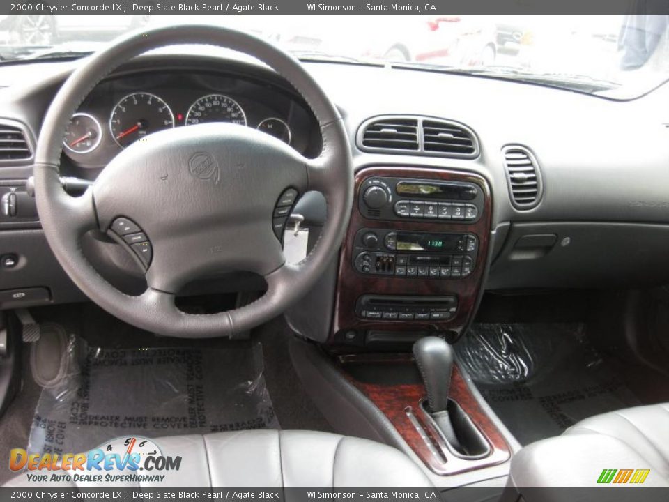 Dashboard of 2000 Chrysler Concorde LXi Photo #19