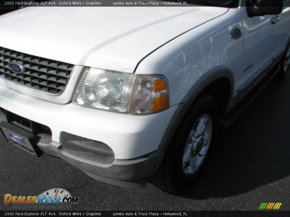 2002 Ford Explorer XLT 4x4 Oxford White / Graphite Photo #4