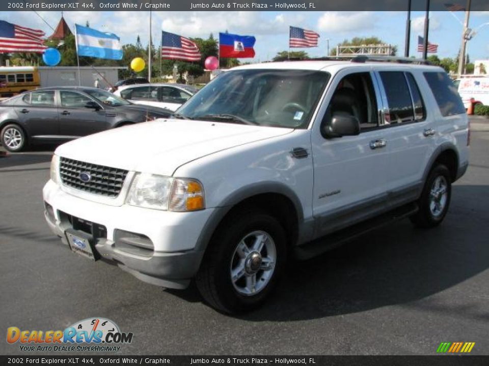 2002 Ford Explorer XLT 4x4 Oxford White / Graphite Photo #5