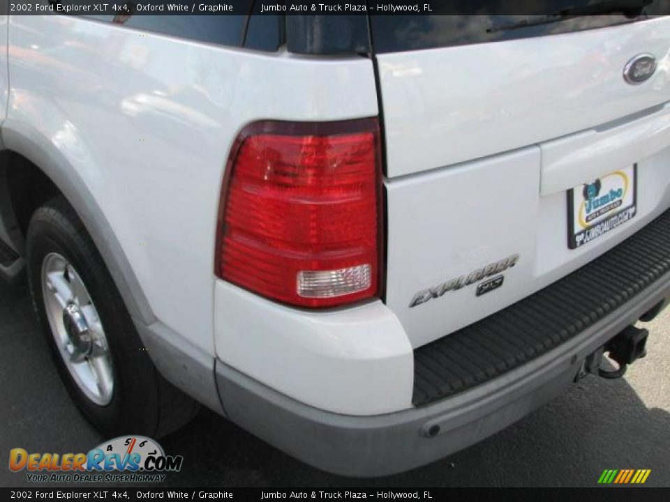 2002 Ford Explorer XLT 4x4 Oxford White / Graphite Photo #8