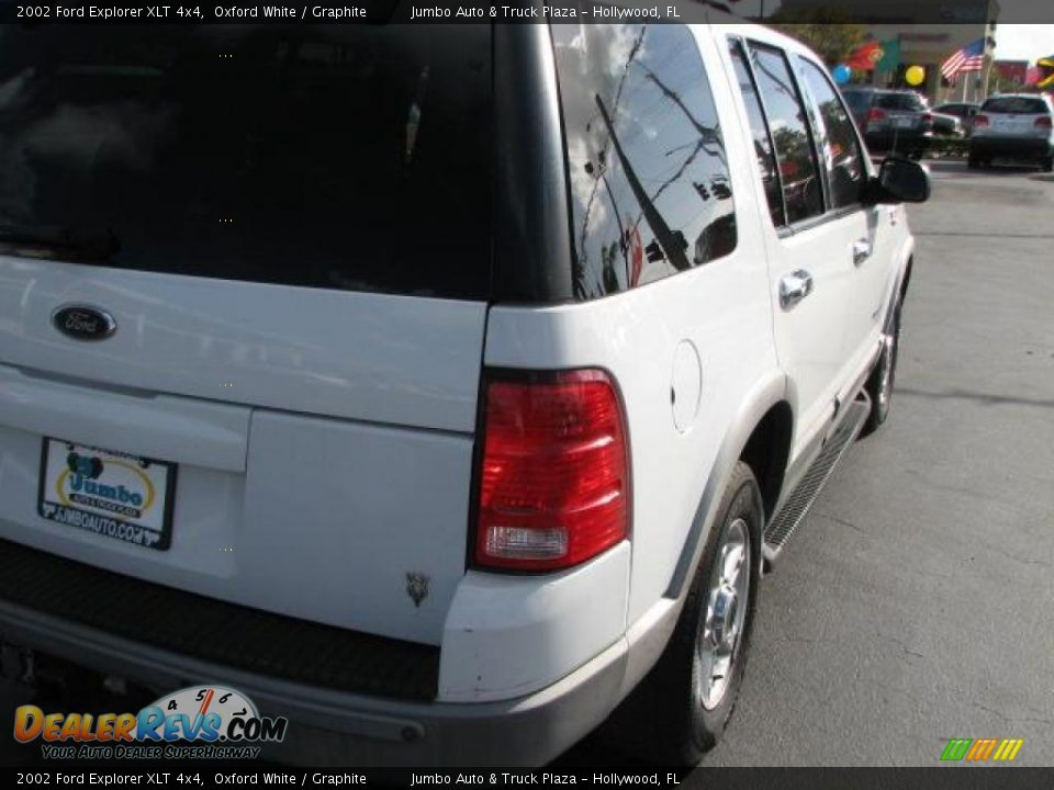 2002 Ford Explorer XLT 4x4 Oxford White / Graphite Photo #10