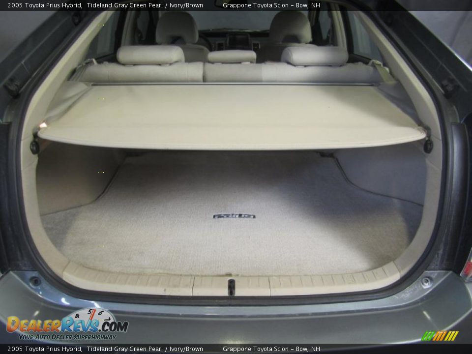 2005 Toyota Prius Hybrid Trunk Photo #15