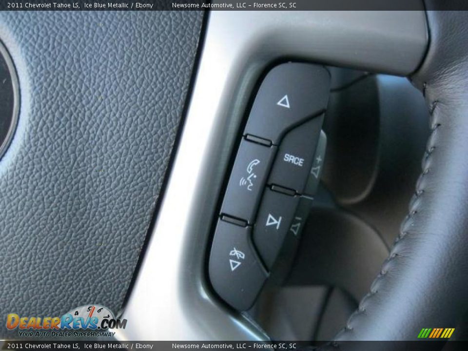Controls of 2011 Chevrolet Tahoe LS Photo #10
