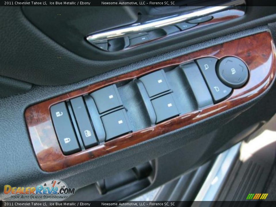 Controls of 2011 Chevrolet Tahoe LS Photo #13