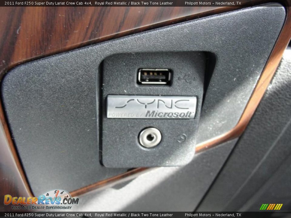 2011 Ford F250 Super Duty Lariat Crew Cab 4x4 Royal Red Metallic / Black Two Tone Leather Photo #34