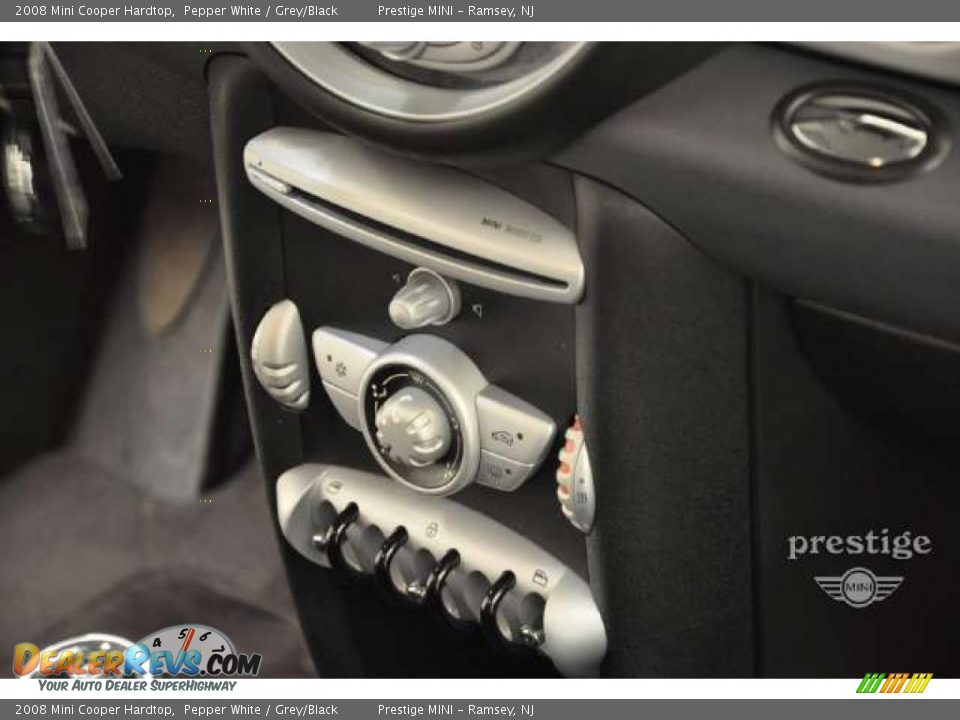 2008 Mini Cooper Hardtop Pepper White / Grey/Black Photo #16