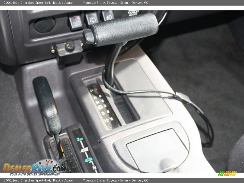 2001 Jeep Cherokee Sport 4x4 Shifter Photo #17
