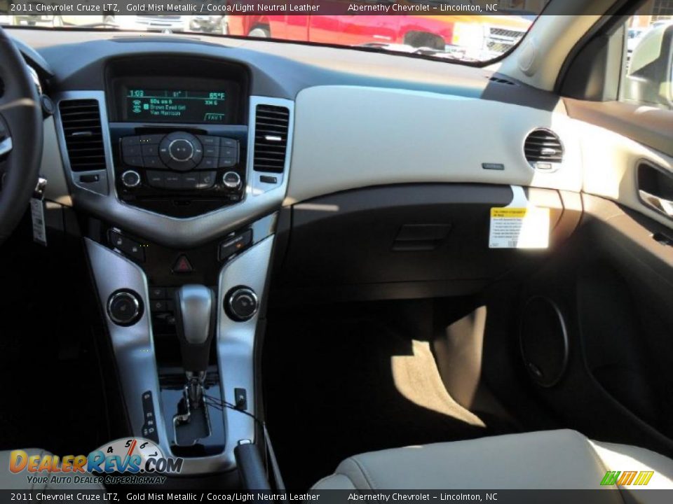 2011 Chevrolet Cruze LTZ Gold Mist Metallic / Cocoa/Light Neutral Leather Photo #18