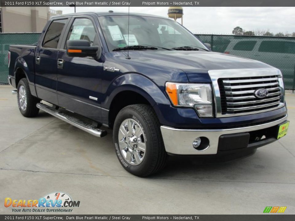 Front 3/4 View of 2011 Ford F150 XLT SuperCrew Photo #1