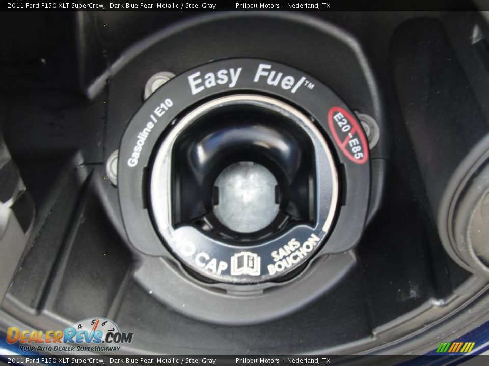 Controls of 2011 Ford F150 XLT SuperCrew Photo #18
