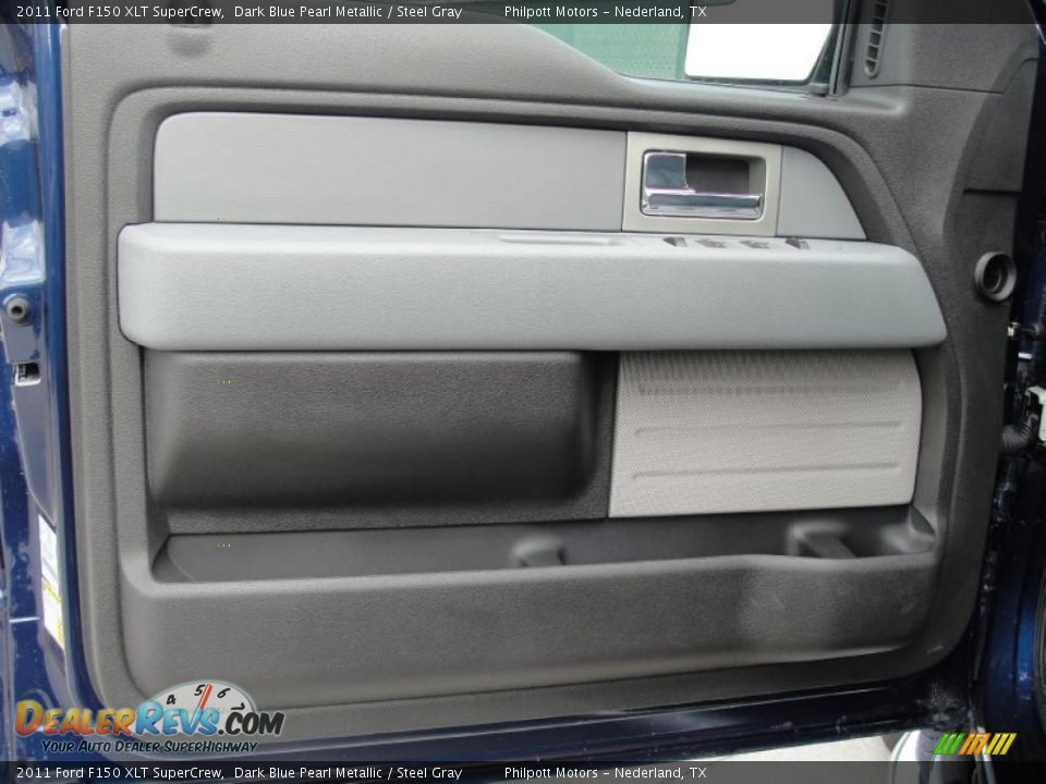 Door Panel of 2011 Ford F150 XLT SuperCrew Photo #23