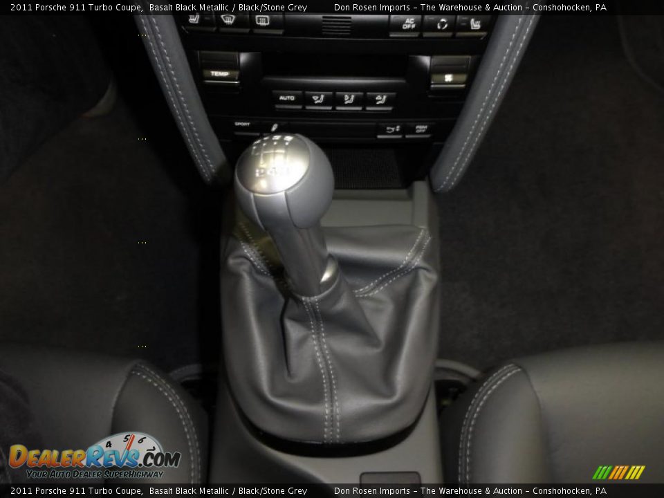 2011 Porsche 911 Turbo Coupe Shifter Photo #29