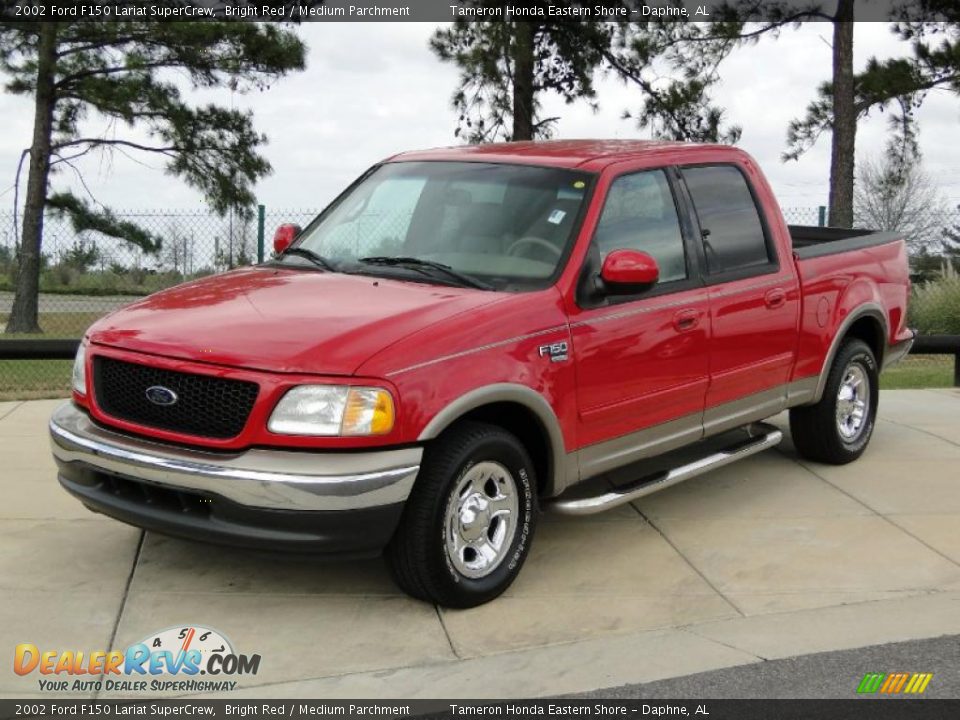Front 3/4 View of 2002 Ford F150 Lariat SuperCrew Photo #10