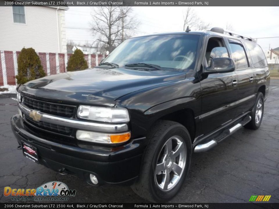 Front 3/4 View of 2006 Chevrolet Suburban LTZ 1500 4x4 Photo #1