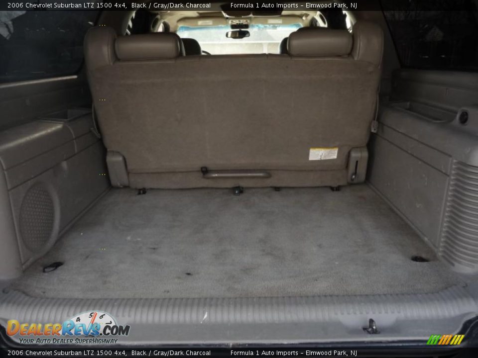 2006 Chevrolet Suburban LTZ 1500 4x4 Trunk Photo #13