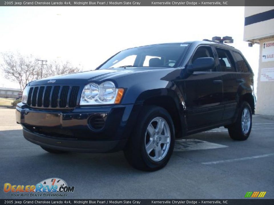 2005 Jeep Grand Cherokee Laredo 4x4 Midnight Blue Pearl / Medium Slate Gray Photo #6