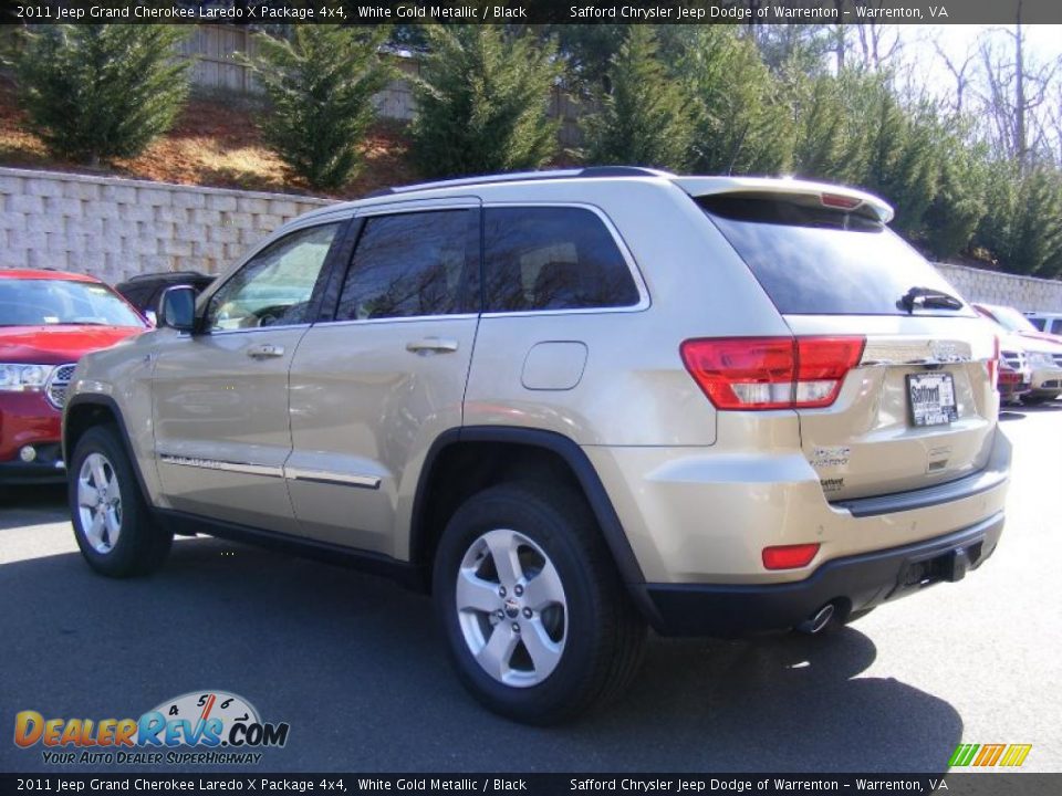 2011 Jeep Grand Cherokee Laredo X Package 4x4 White Gold Metallic / Black Photo #4