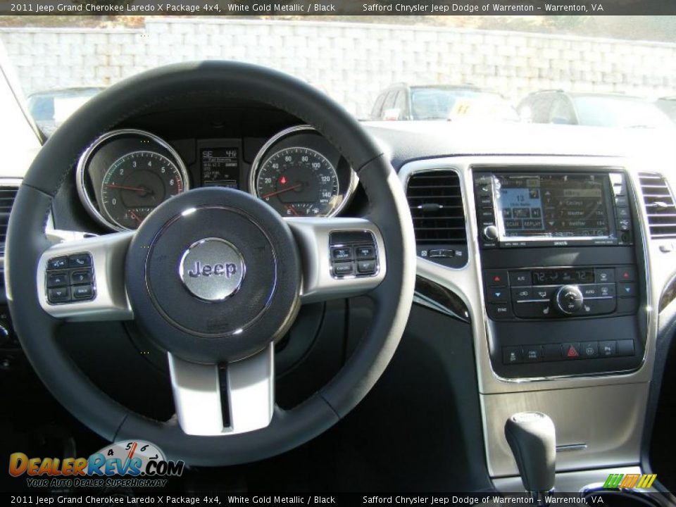 2011 Jeep Grand Cherokee Laredo X Package 4x4 White Gold Metallic / Black Photo #5